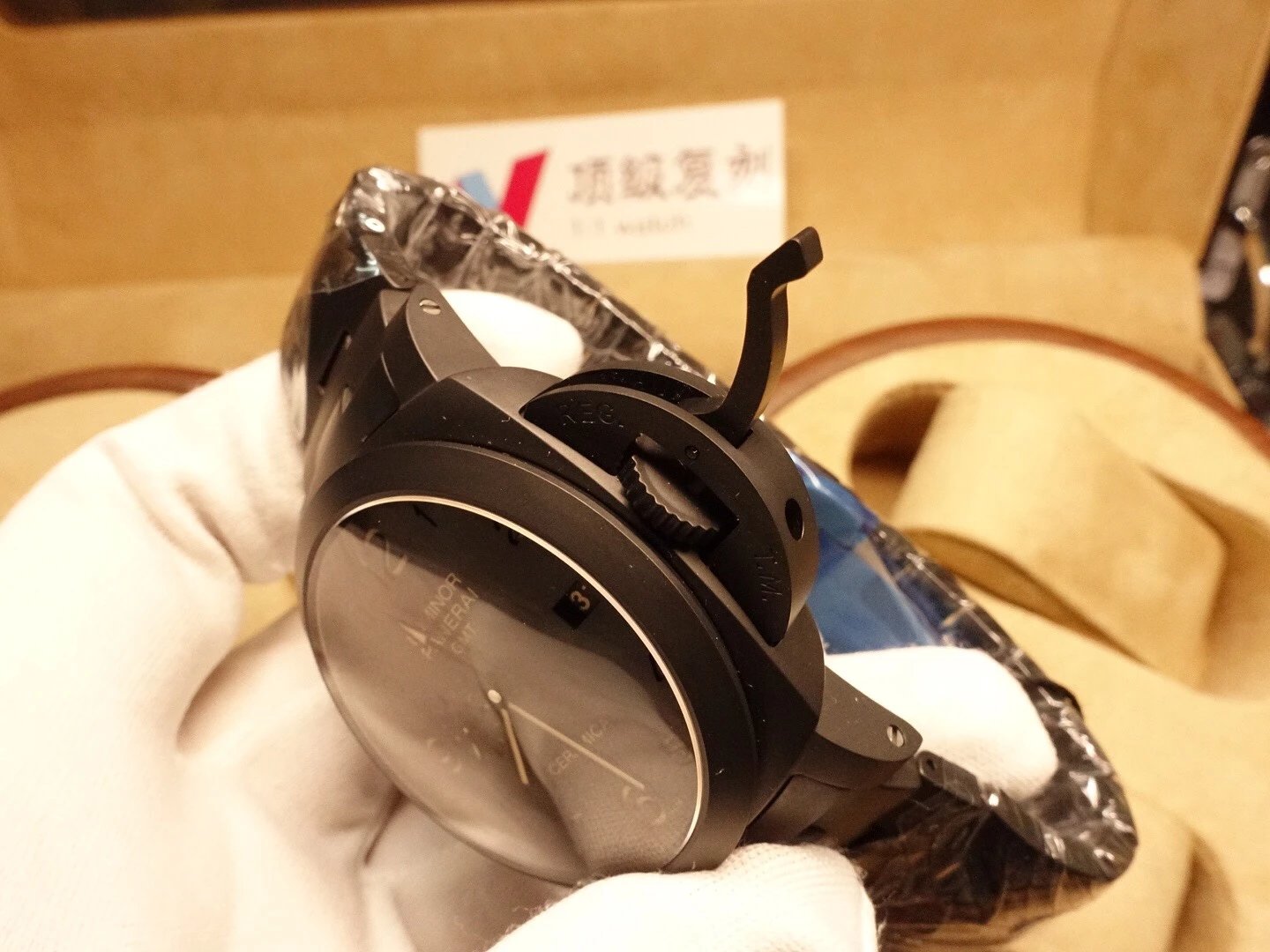 正版VS现货PAM438“黑武士”全新升级V3全黑机芯，全陶瓷壳，P.9001自动机械机芯，蓝宝石镜面男表